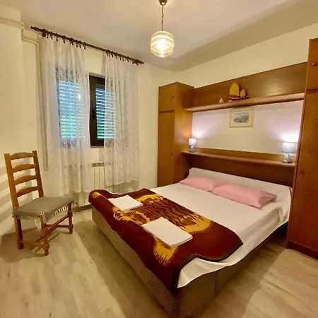 Mira Apartment *